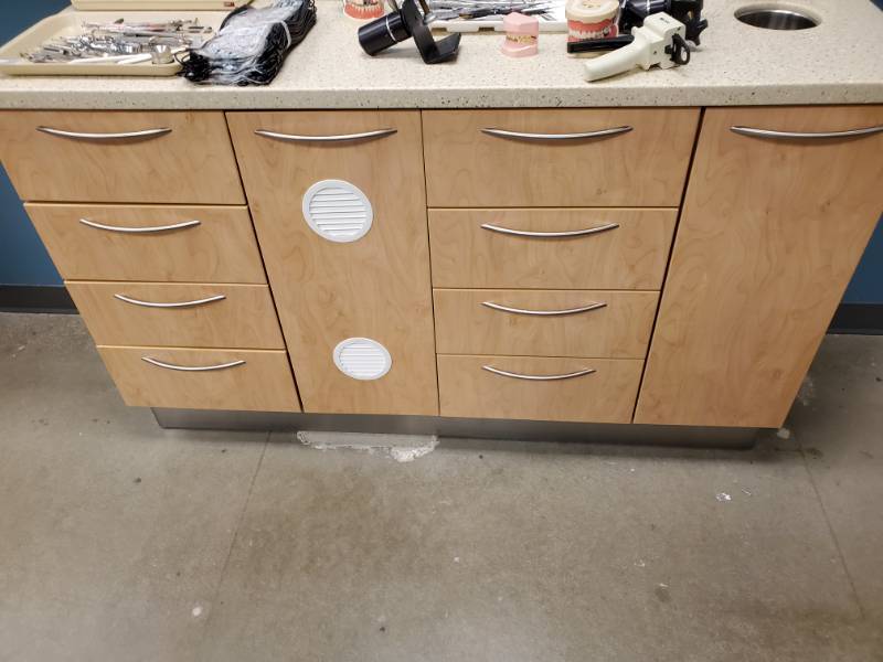 lot 3060 image: Bank of Cabinetry with Countertop - Two 4 Drawer Sets and Two Door Cabinets