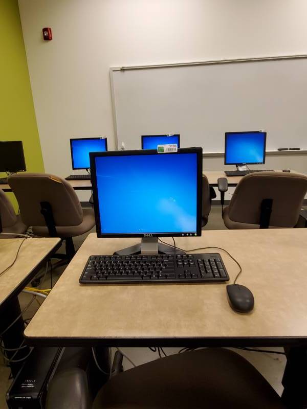 lot 3196 image: Dell Optiplex 780 with Monitor, Mouse  & Keyboard