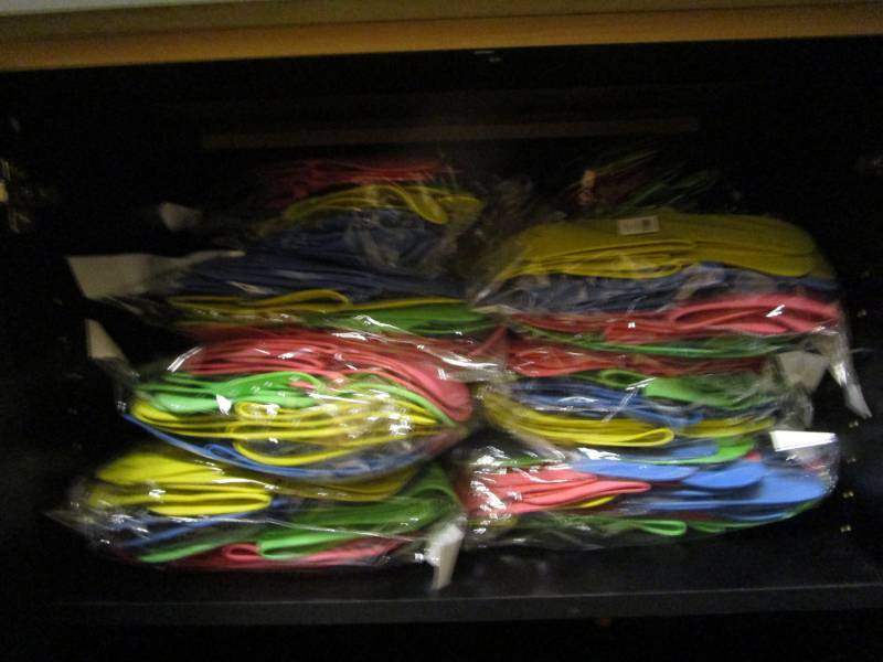 lot 1118 image: Box Lot of Foam Pedi Slippers