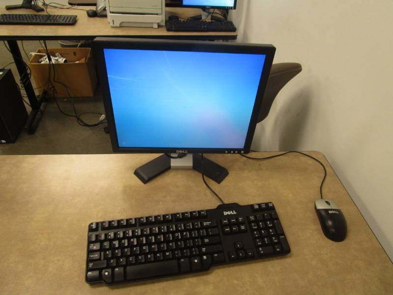 lot 3187 image: Dell Optiplex 780 with Monitor, Mouse  & Keyboard