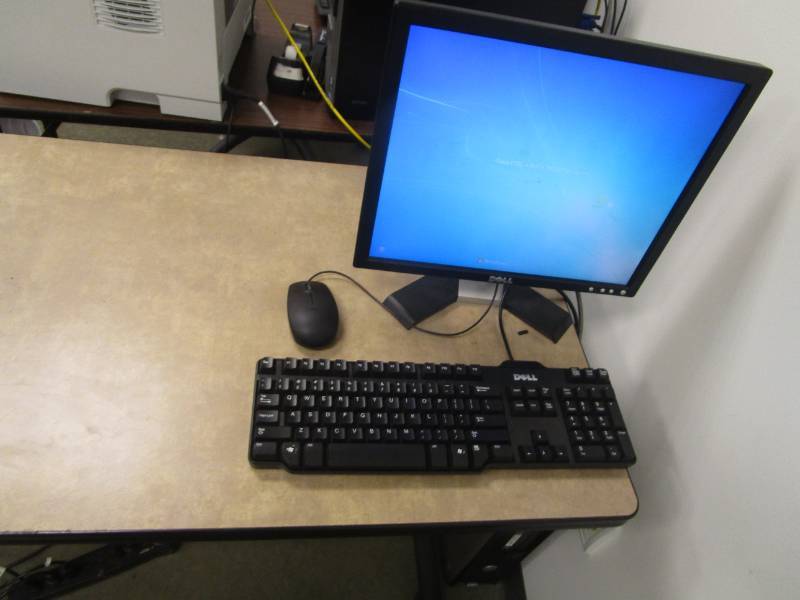 lot 3189 image: Dell Optiplex 780 with Monitor, Mouse  & Keyboard