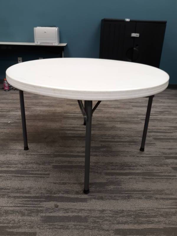 lot 3177 image: Lifetime 48 Diameter Round Plastic Folding Table