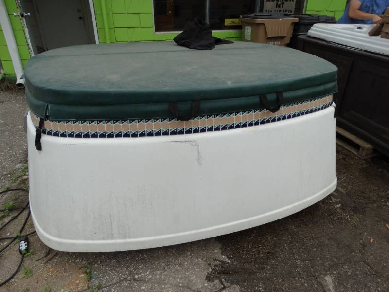 Hot Springs Spa Hot Tub Comes With Cover Wichita Auction