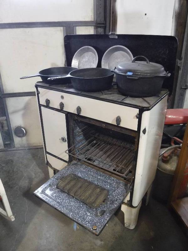 Antique Wards Dainty Enamel Gas Stove Lawrence Ks Antiquities