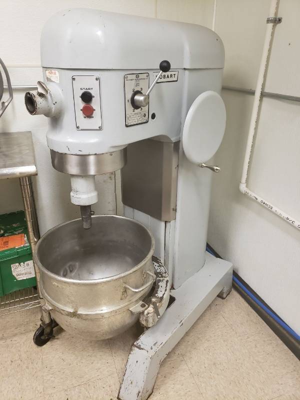 lot 9124 image: Hobart H-600 60 qt mixer with bowls, hook, paddle, whisk, & cheese shredder