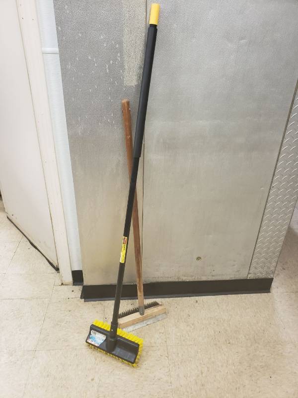 lot 9143 image: Grill scraper and scrub brush