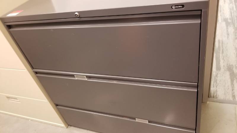 lot 9029 image: 3 drawer lateral file cabinet
