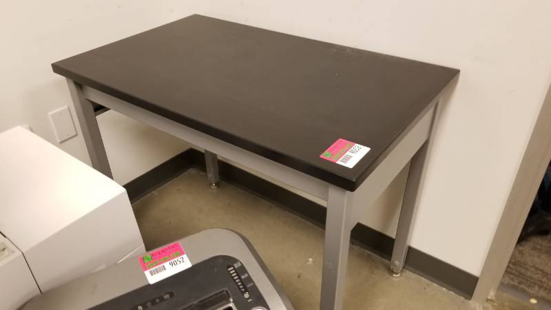 lot 9053 image: Work station table