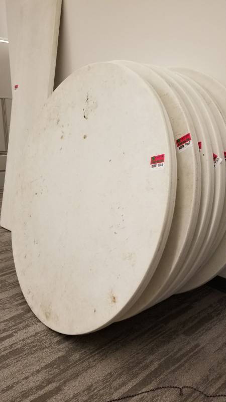 lot 9070 image: 5 round plastic table Lifetime Brand