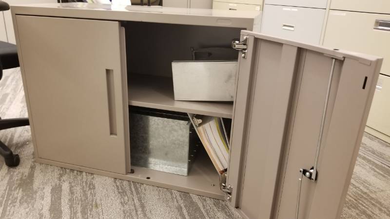 lot 9083 image: cabinet