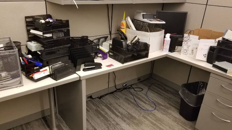 lot 9102 image: Miscellaneous office equipment including keyboard