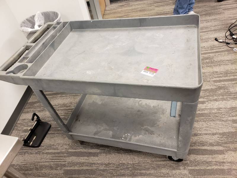lot 9120 image: utility cart