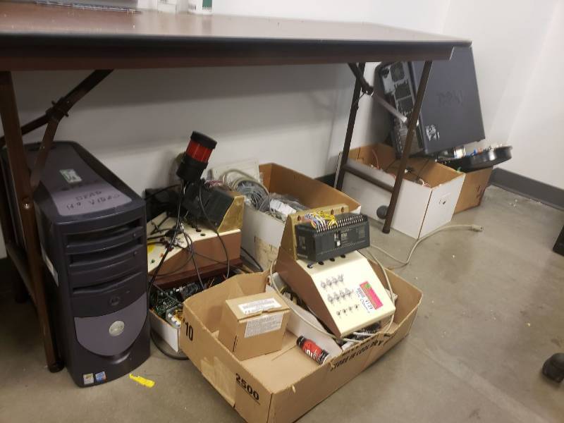 lot 9139 image: Lot of Cpus and circuit boards