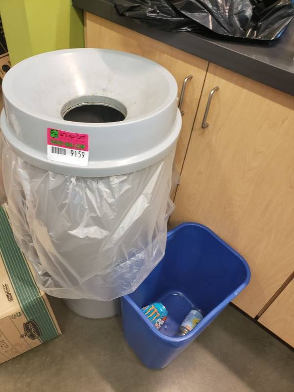 lot 9159 image: (2) trash cans