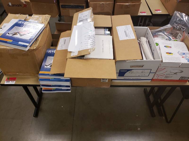 lot 9161 image: Lot of textbooks on table