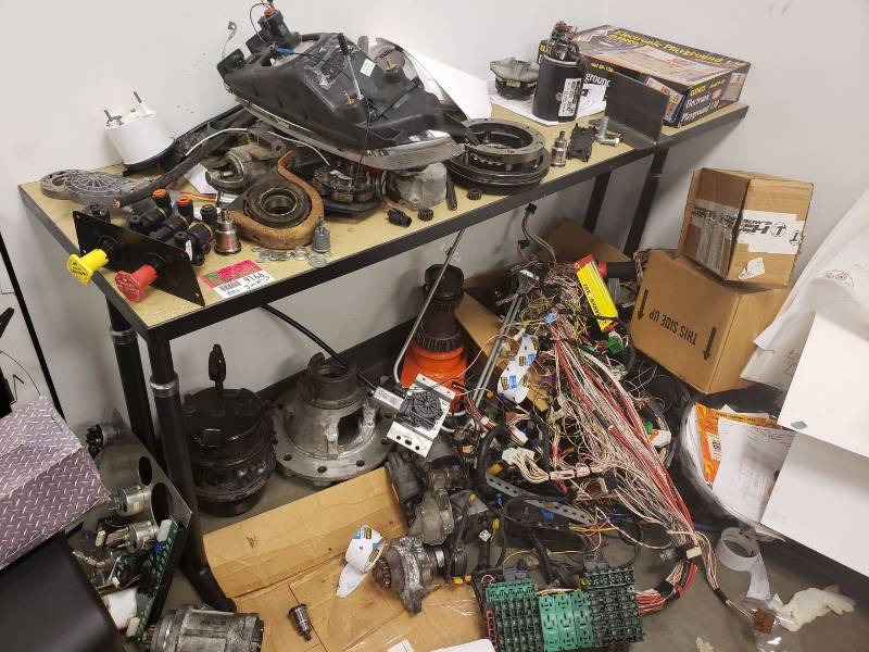 lot 9166 image: Lot of misc. parts