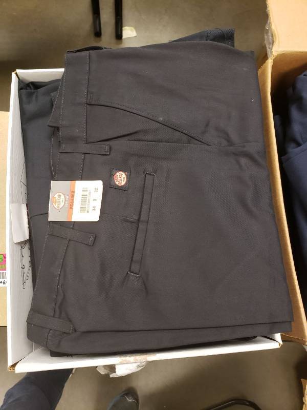 lot 9177 image: (15) Red Kap work pants
