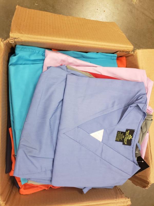 lot 9186 image: Box of medical scrubs