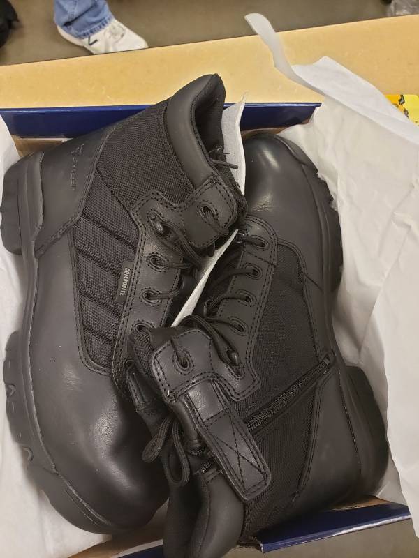 lot 9190 image: size 11 steel toe work boots