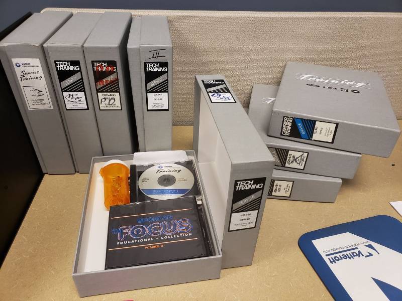 lot 9198 image: Lot of training kits