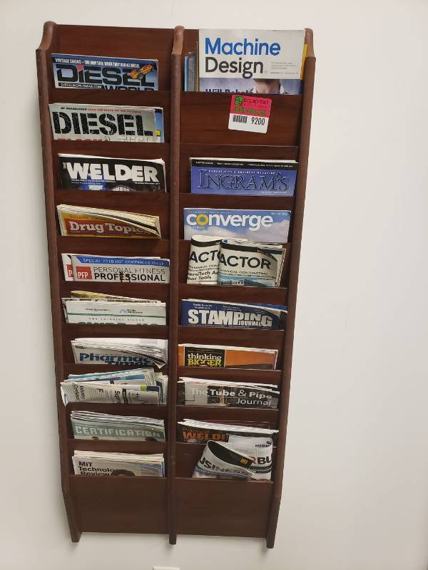 lot 9200 image: Magazine rack