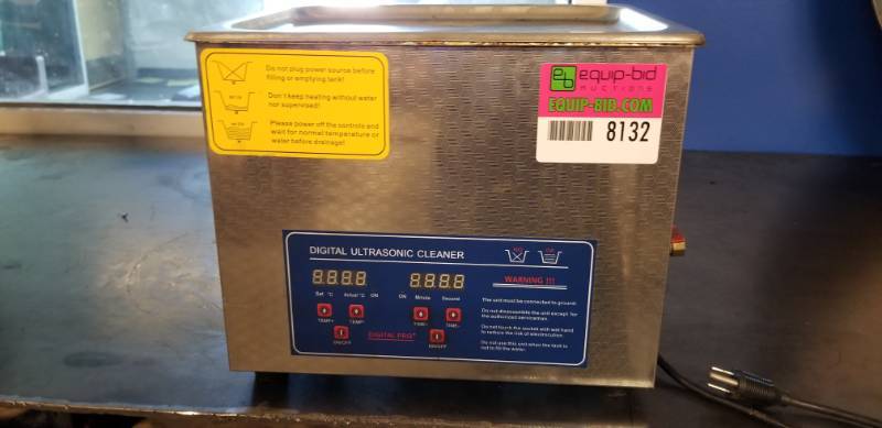 lot 8132 image: Digital Ultrasonic Cleaner