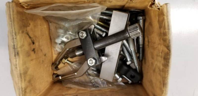 lot 8166 image: Pulley Puller with Various Size Bolts