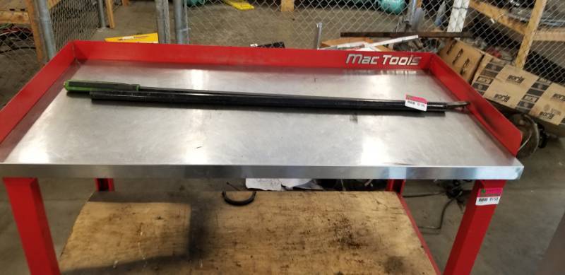 lot 8180 image: Mac Tools Pry Bar and Extension Handle