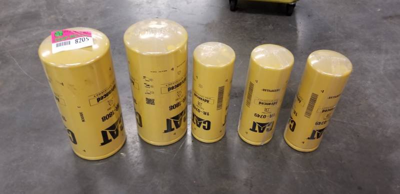 lot 8205 image: CAT 1R-0749 & 1R-1808 Fuel Filter Lot