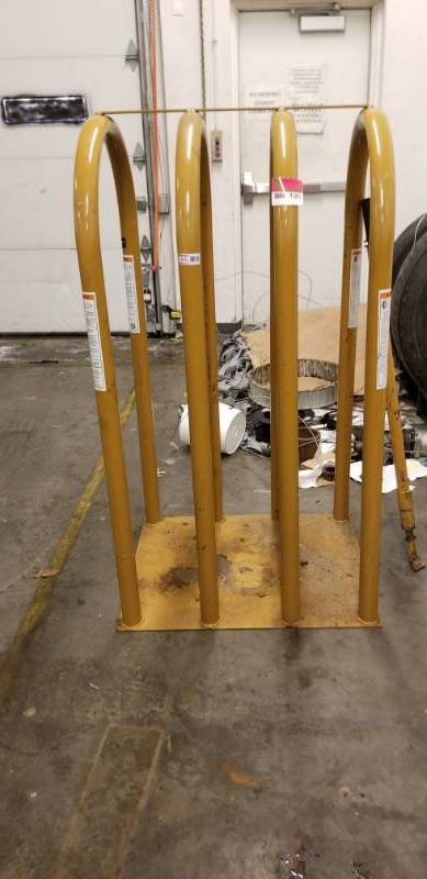 lot 9505 image: Ken-Tool T102 4-Bar Cage