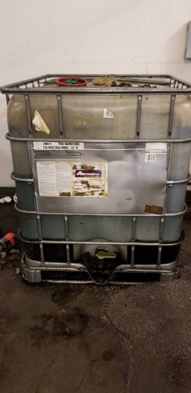 lot 9527 image: 290 Gallon Used Oil Tank