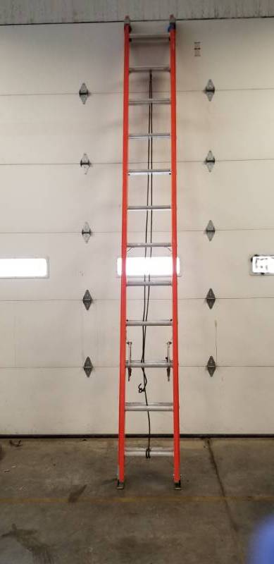 lot 8218 image: Louisville 300lb Ladder 24 Model FE3224
