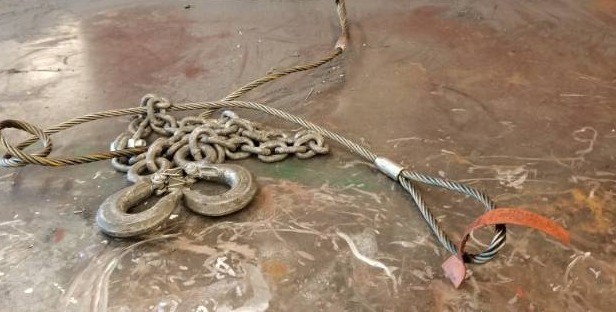 lot 9676 image: Wire Cable and Double Hook Chains Attached