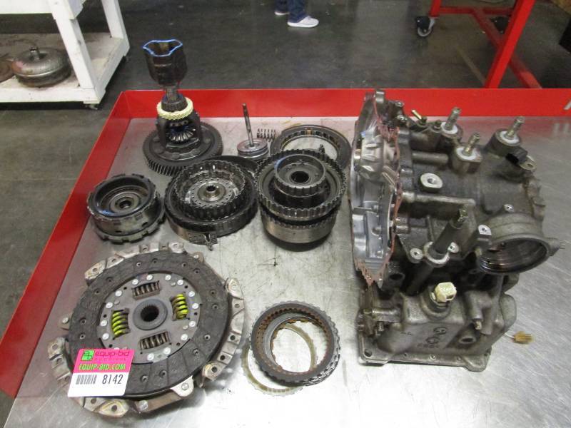 lot 8142 image: Disassembled Clutch