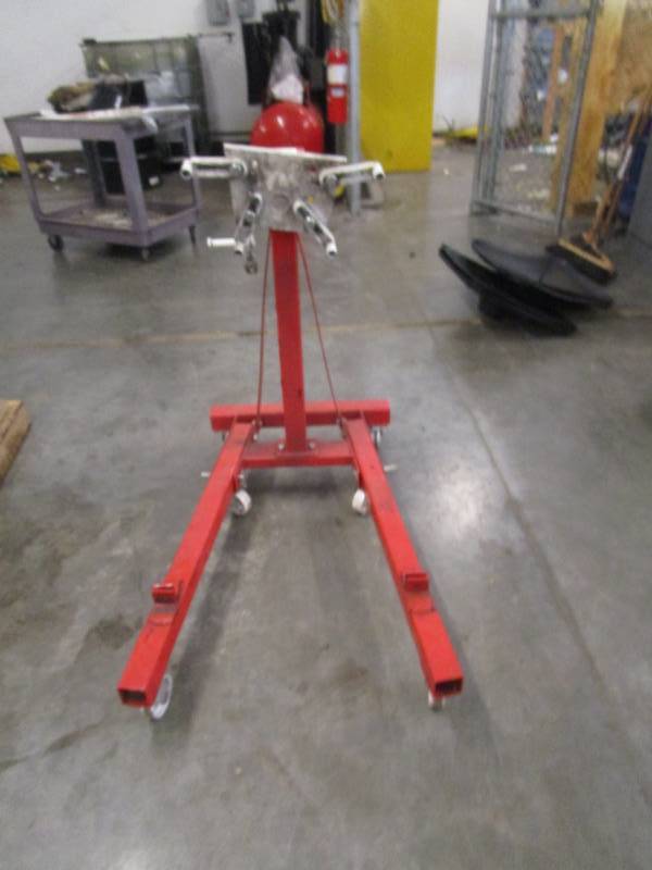 lot 8216 image: MAC Tools 1250lb Engine Stand with Hand Crank