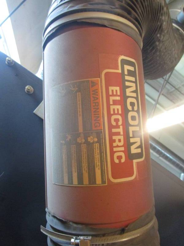 lot 9583 image: Lincoln Electric LTA Telescopic Extraction Arm Buyer Must Remove