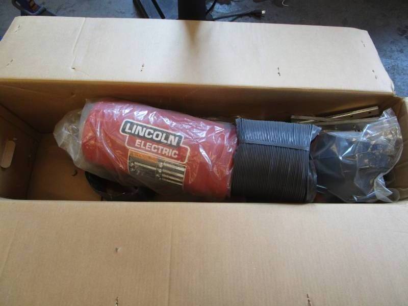 lot 9643 image: Lincoln Electric LTA Telescopic Extraction Arm