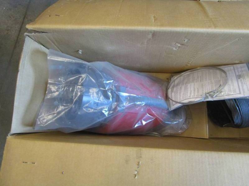 lot 9645 image: Lincoln Electric LTA Telescopic Extraction Arm Incomplete Set