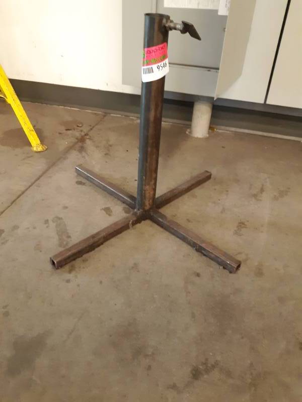 lot 9546 image: Steel Stand