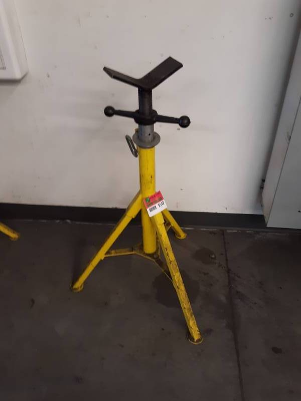 lot 9548 image: Sumner Heavy-Duty Hi V-Head Style Jack Stand