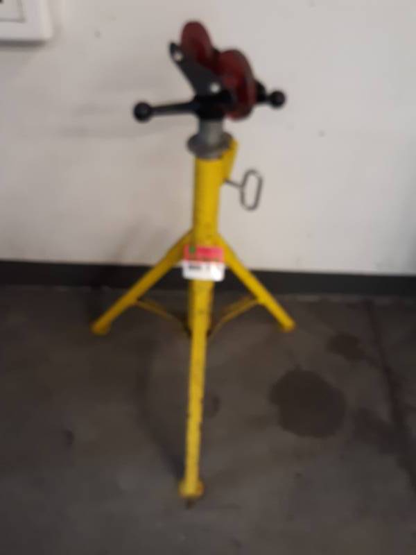 lot 9550 image: Sumner Heavy-Duty Jack Stand with Roller Attachement