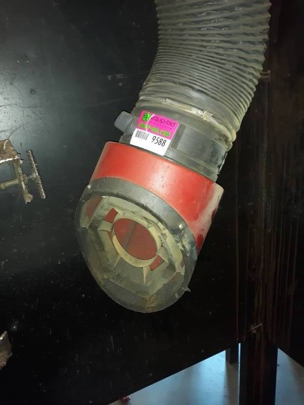 lot 9588 image: Lincoln Electric LTA Telescopic Extraction Arm Buyer Must Remove