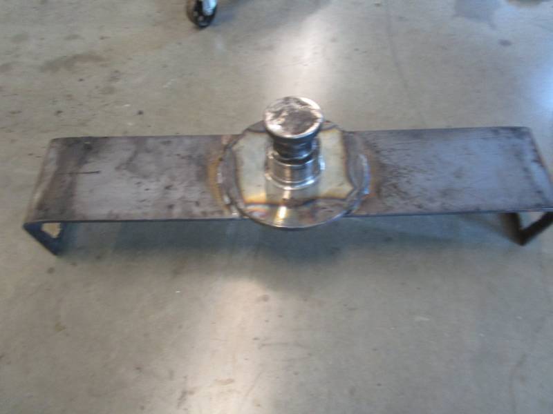 lot 9743 image: 5th Wheel Hitch