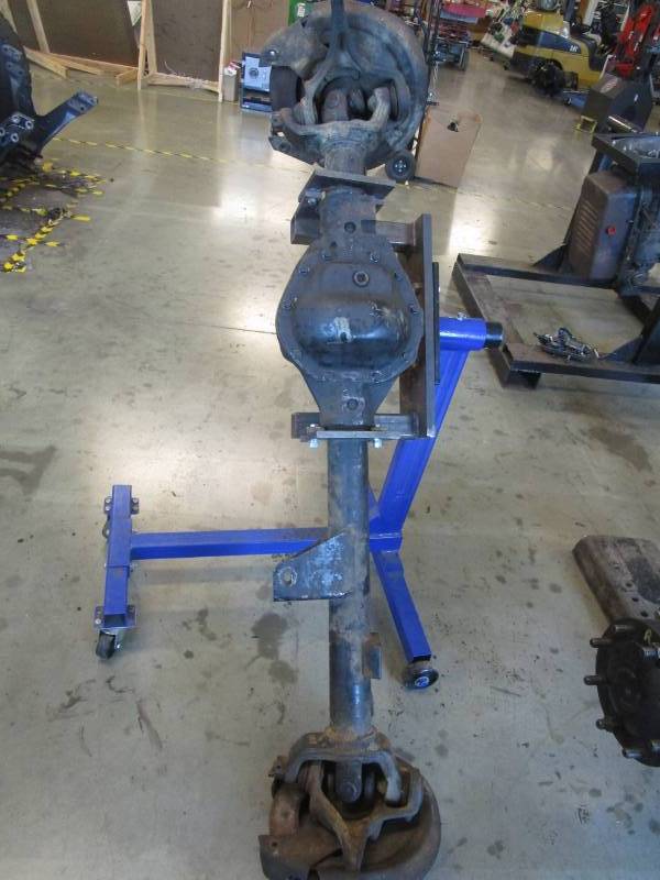 lot 9744 image: Westward Rotating Engine Stand with Rear End