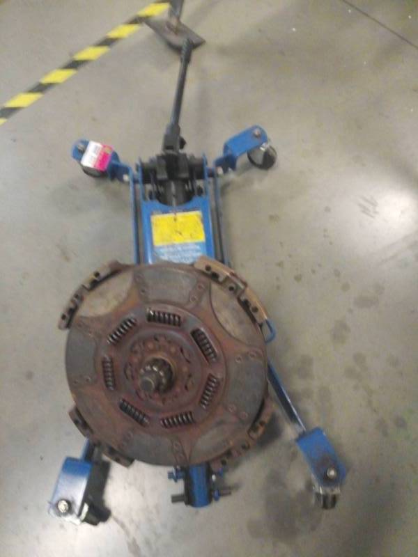 lot 8357 image: OTC 5015A Truck ClutchFlywheel Handler