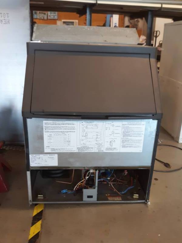 lot 9689 image: Ice Maker Not Tested Unknown Working Condition