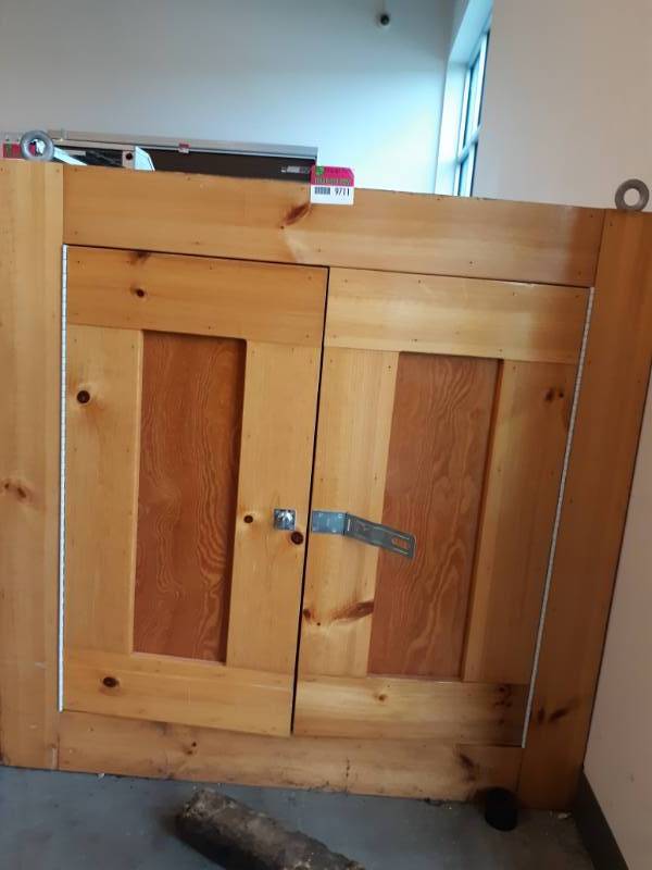 lot 9711 image: Heavy Duty Wooden Storage Box Contents Included