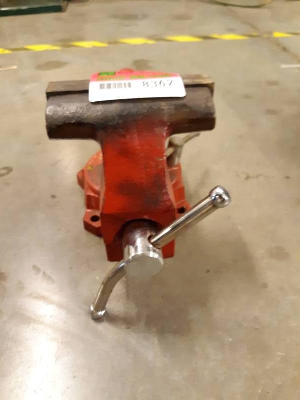 lot 8362 image: Wilton Vise