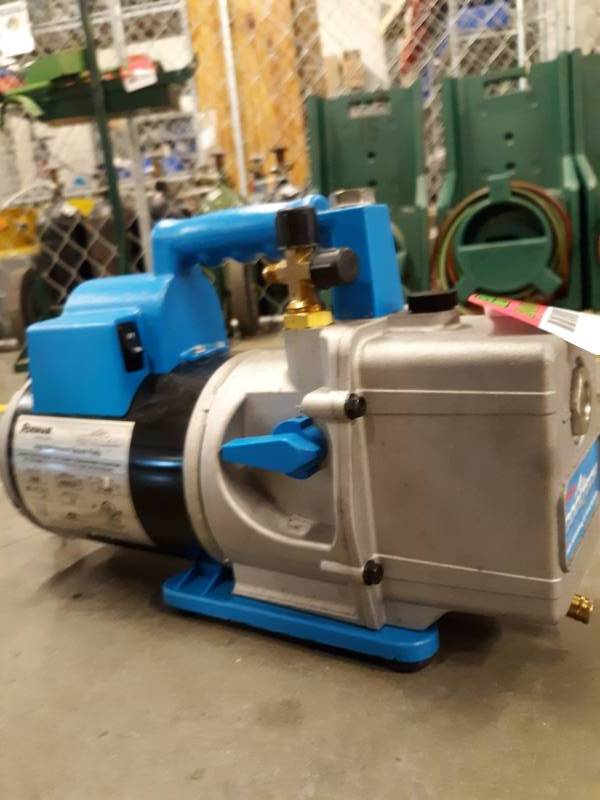 lot 8363 image: Robinair High Performance Pump