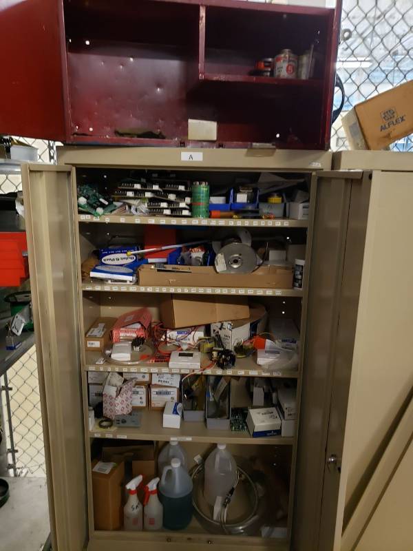 lot 8123 image: Metal storage cabinet with contents